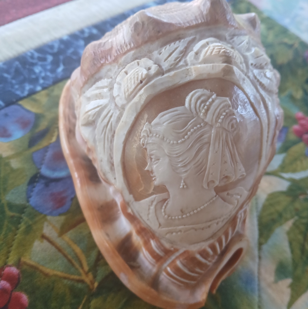 Italian Victorian Hand Carved Seashell